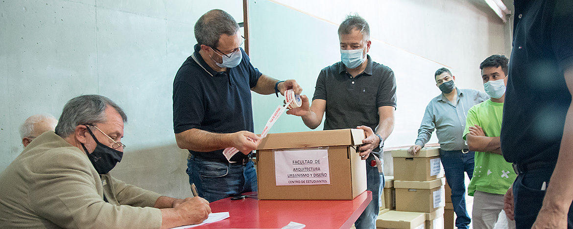 Elecciones en la UNC: entregaron los votos postales a las juntas electorales